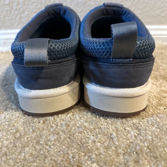 UGG - Picture 9 of 10